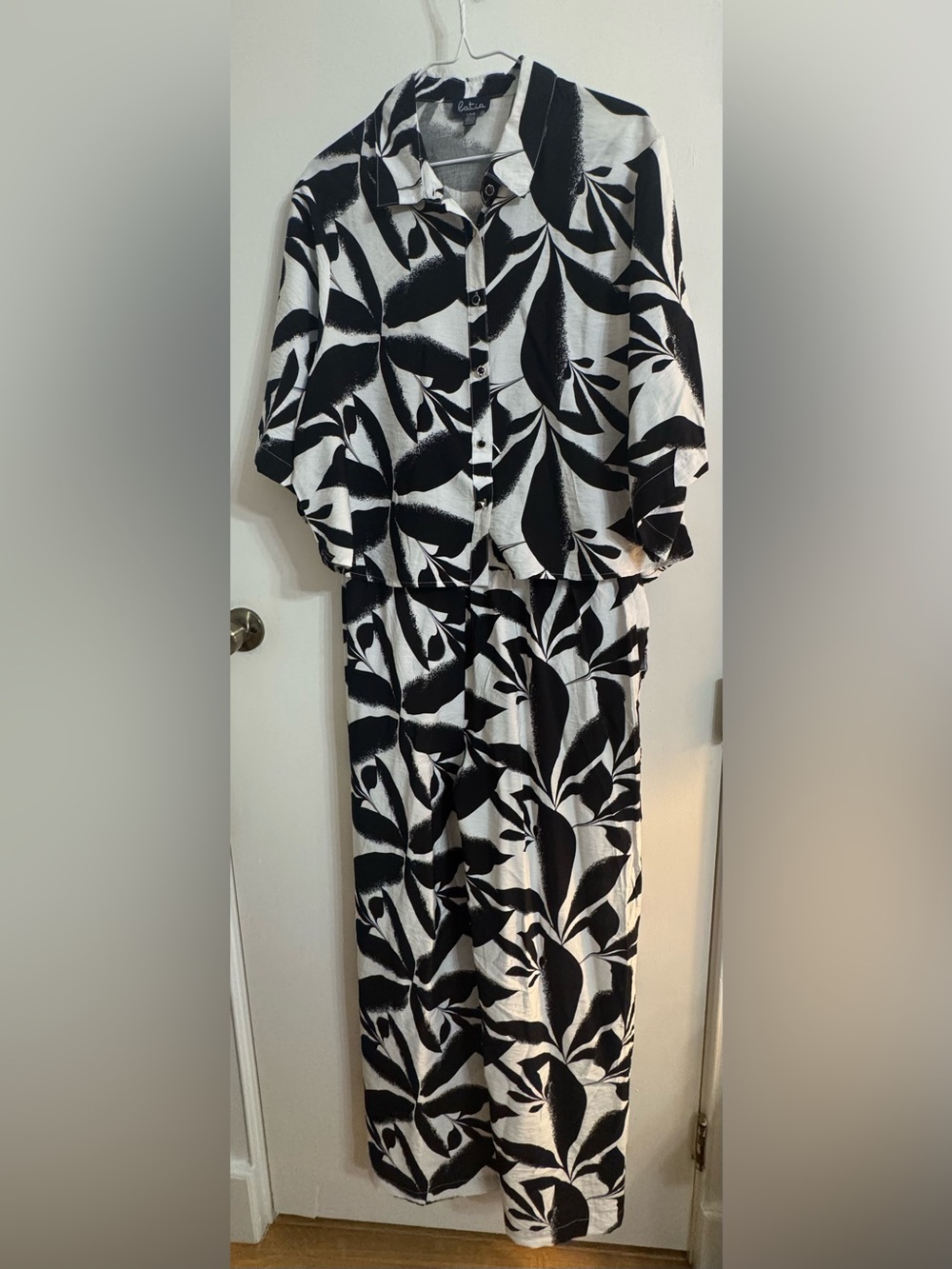 Black and White Leaf-Print Maxi Jumpsuit